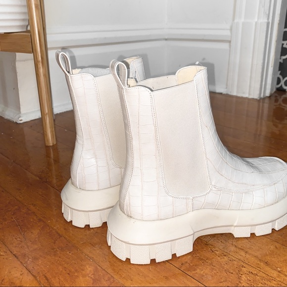 Cream Pu Croc Chunky Sole Chelsea Ankle Boots - Picture 8 of 9